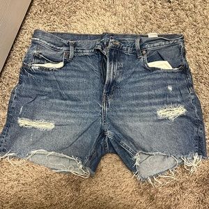 Slouchy Straight Demin Jean Shorts!